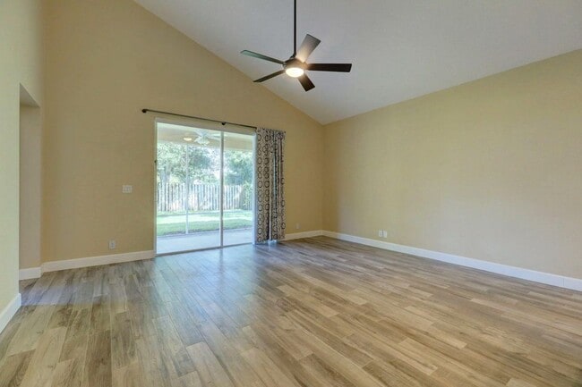 Building Photo - 2951 SW Pond Way