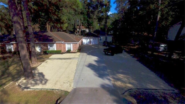 Building Photo - 25602 Oakhurst Dr