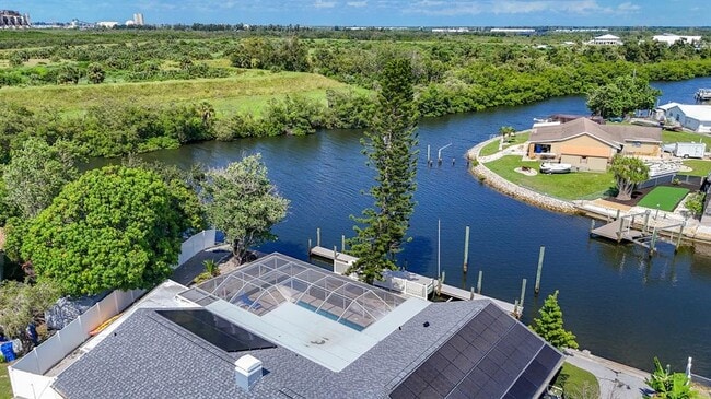 Building Photo - 6531 Santiago Ct