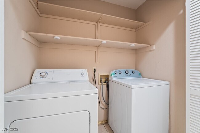 Building Photo - 8501 Shelly Rd