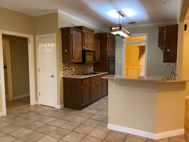 Building Photo - 6707 Lawson Cir