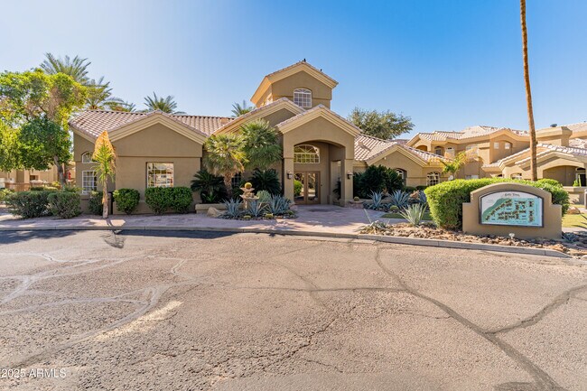 Building Photo - 5335 E Shea Blvd