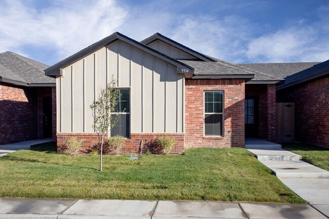 Building Photo - Stunning New 3/2 Townhomes
