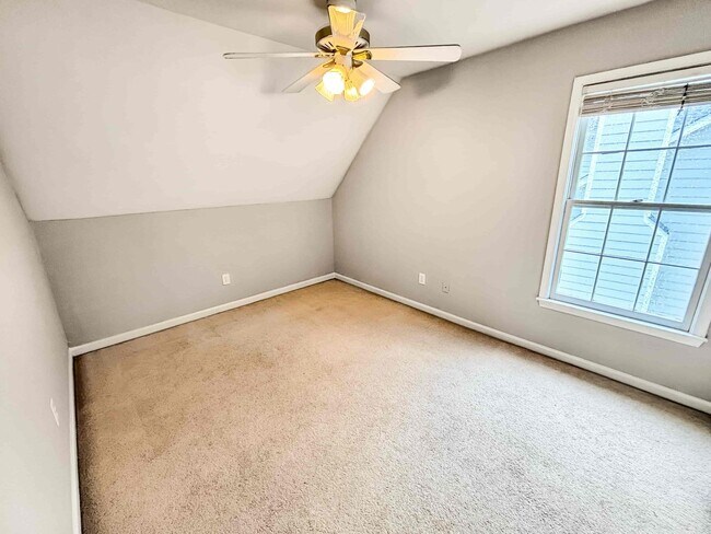 Building Photo - 2092 Drogheda Ln