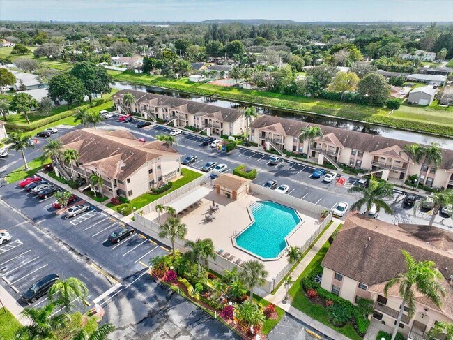 Building Photo - 9485 Boca Cove Cir