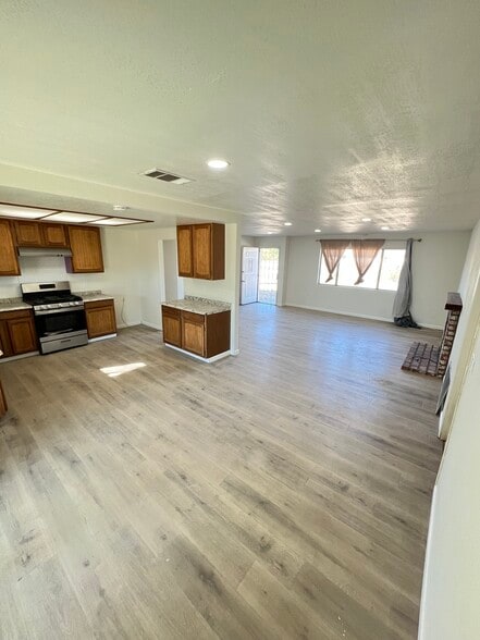 Dinning room area - 6941 Hanford Ave