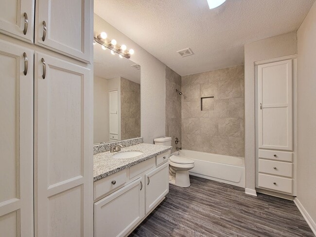 Building Photo - BEAUTIFUL 3 BEDROOM HOME IN CONROE WITH AL...