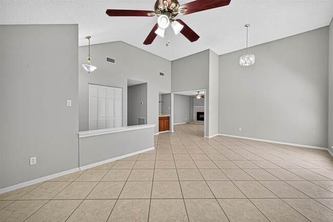 Building Photo - 4650 Glenvillage St