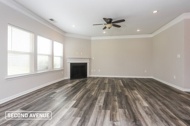 Building Photo - 233 Klinetop Dr