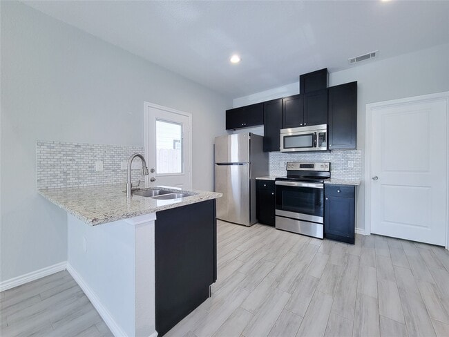 Building Photo - 16684 E Ivanhoe St