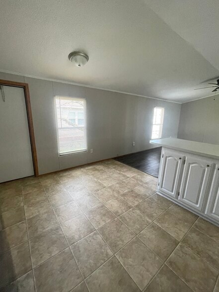 Building Photo - 18 Bellwood Dr