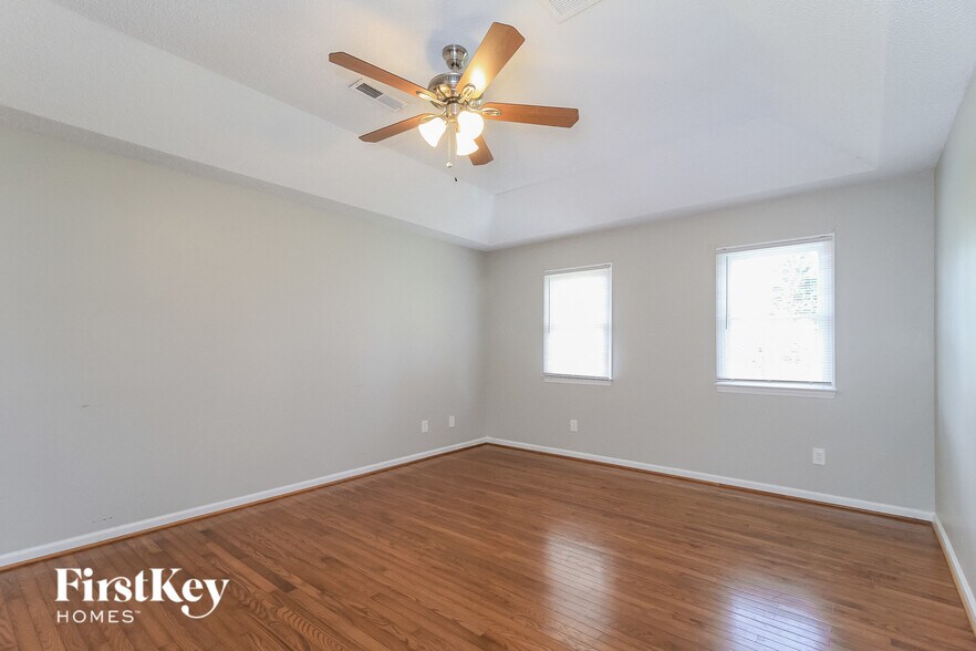 Building Photo - 3110 Glenshire Dr