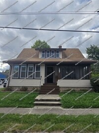 Building Photo - Charming Lowell Home