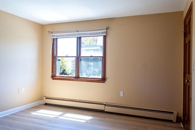Building Photo - 37 Blendall St