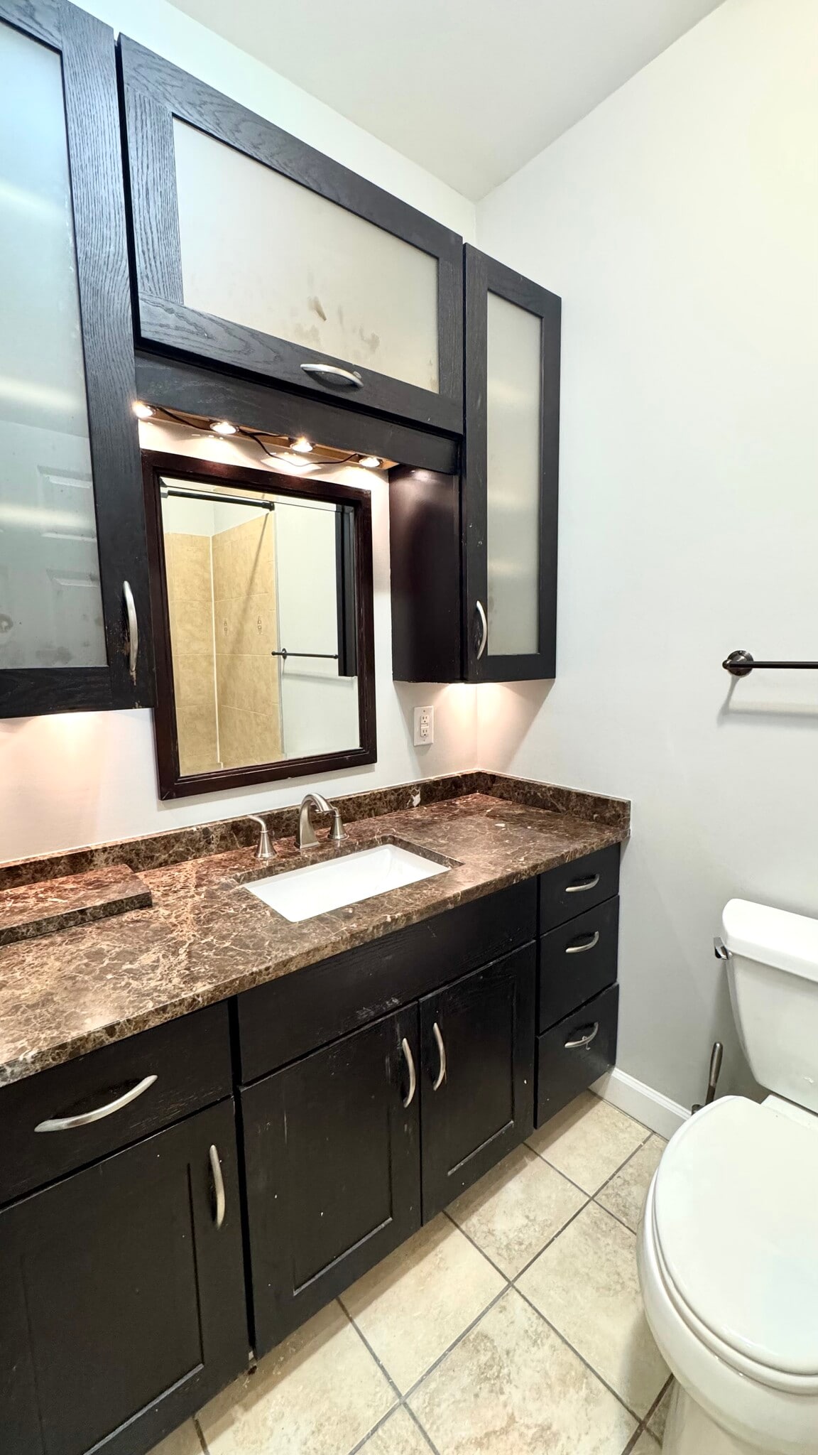 En-suite bathroom to 1st Bedroom - 52 New York Ave NW