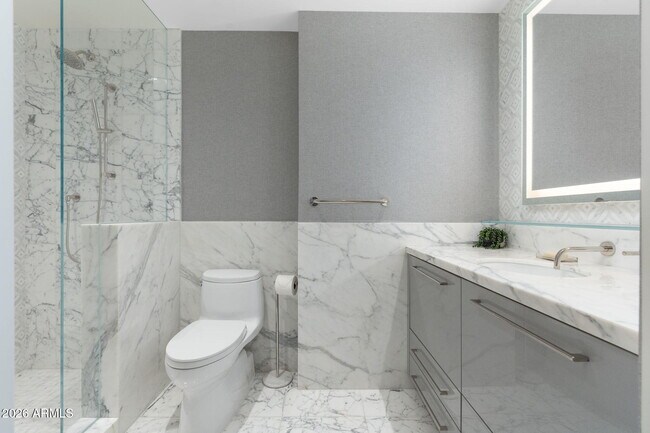 Building Photo - 6587 N Palmeraie Blvd