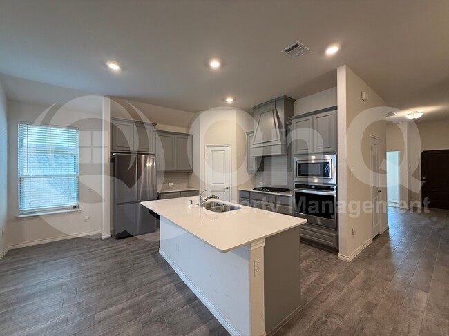 Building Photo - 4124 Ellinger Dr