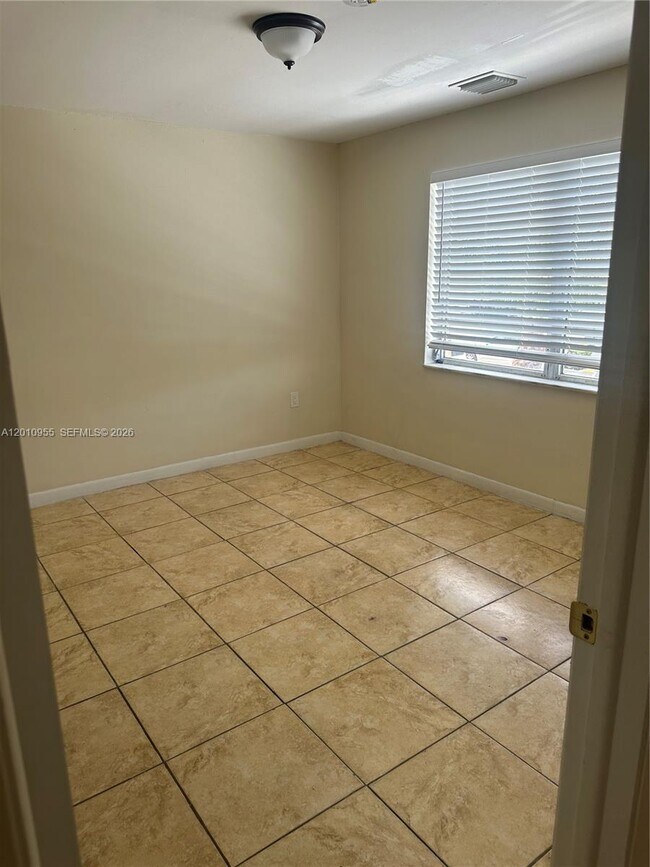 Building Photo - 8460 SW 156th Pl