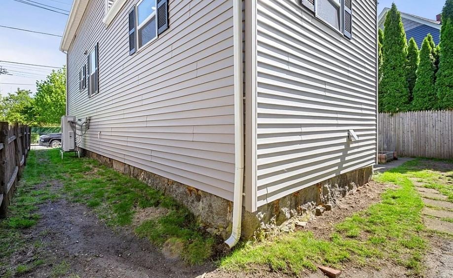 Building Photo - 20 Planters St