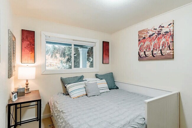 Building Photo - 756 N 76th St