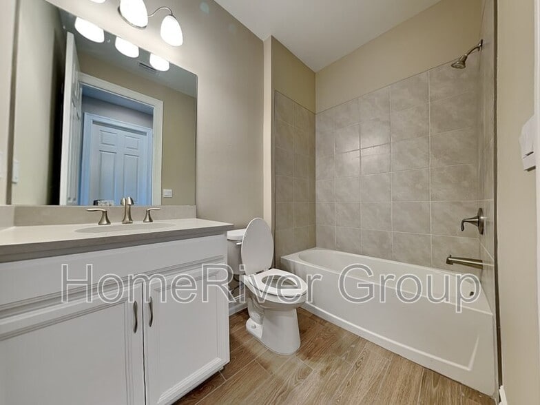 Building Photo - 1098 Enbrook Lp