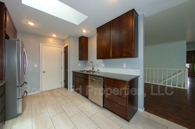 Building Photo - 5027 Green River St