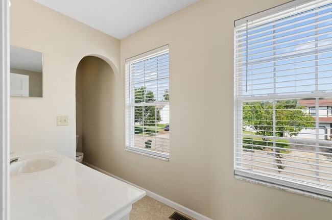 Building Photo - 4611 Thornoak Dr