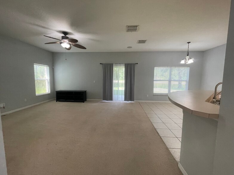 Building Photo - 9805 Portofino Dr