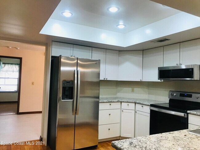 Building Photo - 2716 Longwood Blvd