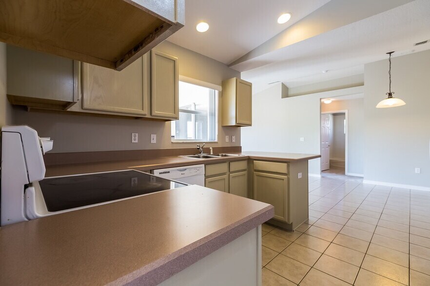 Building Photo - 1480 Muir Cir