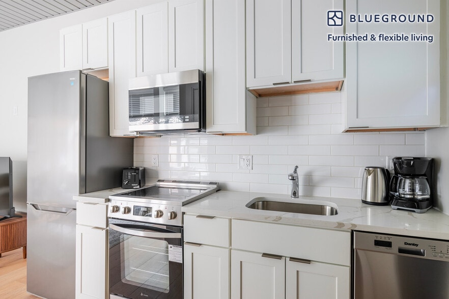 Building Photo - 44 Bromfield St