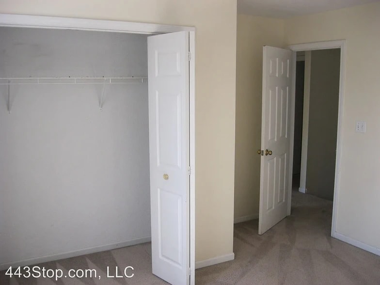 Building Photo - 310 Nikki Way