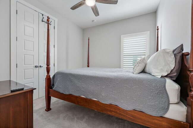 Building Photo - Gorgeous Jax Beach Townhouse for Rent - 4 Bedroms!