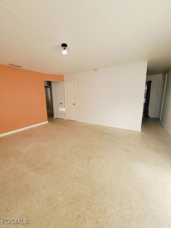 Building Photo - 25 Maple Ave N