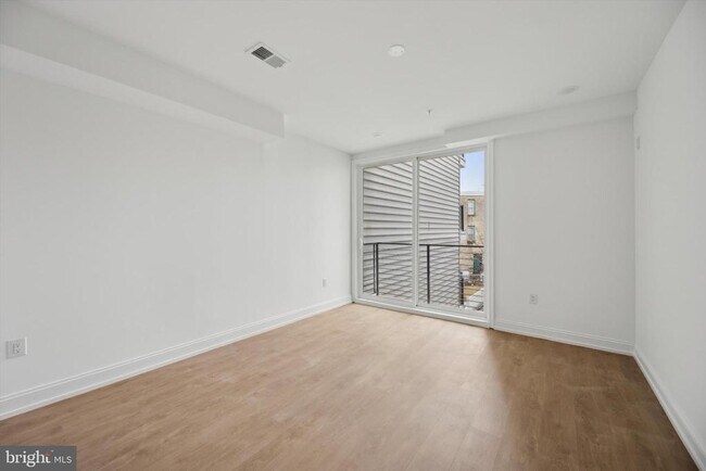 Building Photo - 1614 Ridge Ave