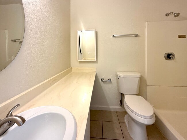 Building Photo - NO HOA! 4-Bedroom Single-Story Home in Henderson – Pets Welcome!