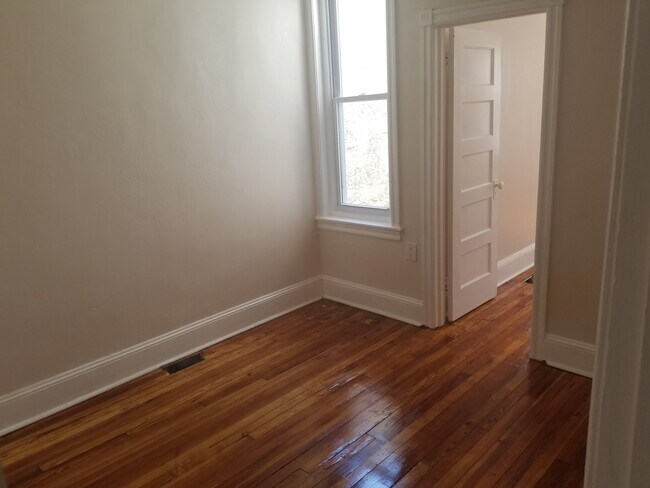 Building Photo - 5725 Broomall St