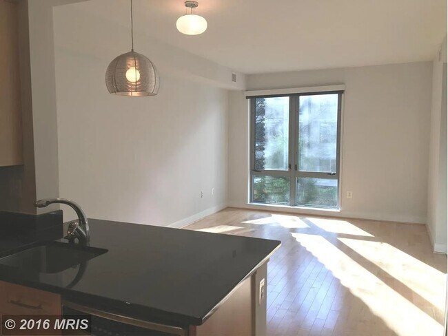 Building Photo - 4101 Albemarle St NW