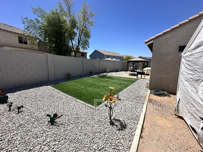 Building Photo - 30311 W Whitton Ave