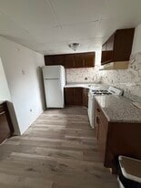 Building Photo - 322 Loney St