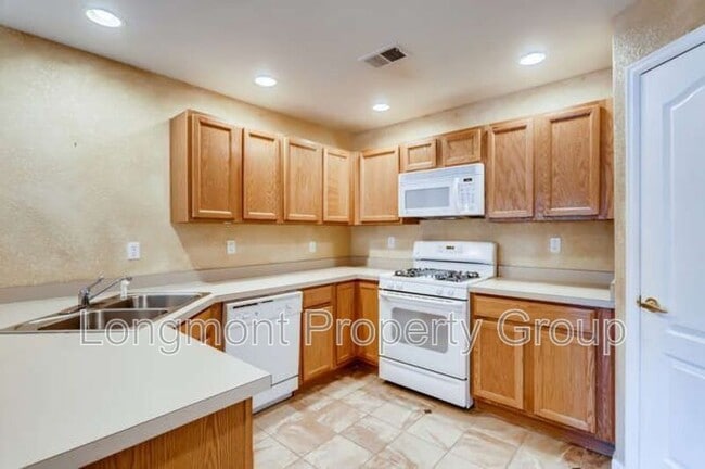 Building Photo - 1011 Sonoma Cir