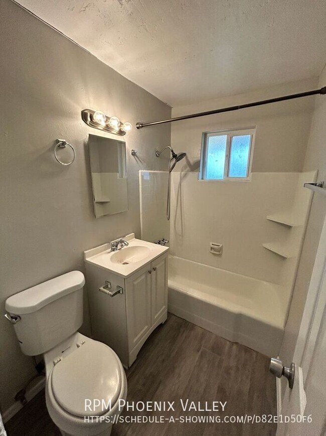 Building Photo - 4837 E Willetta St