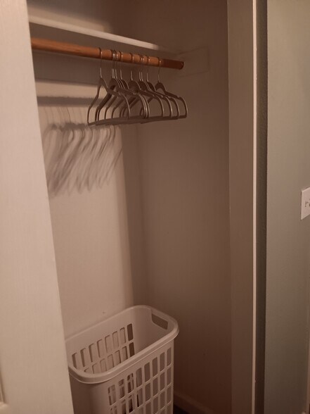 Building Photo - 2825 Tulare Ct