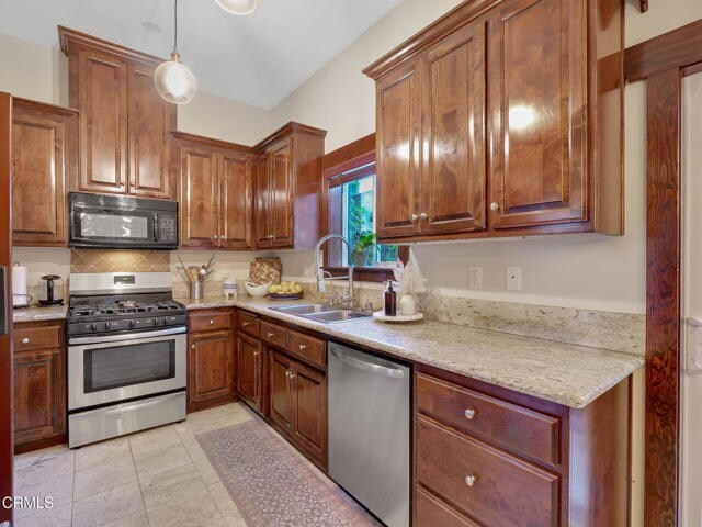 Building Photo - 475 Cypress Ave