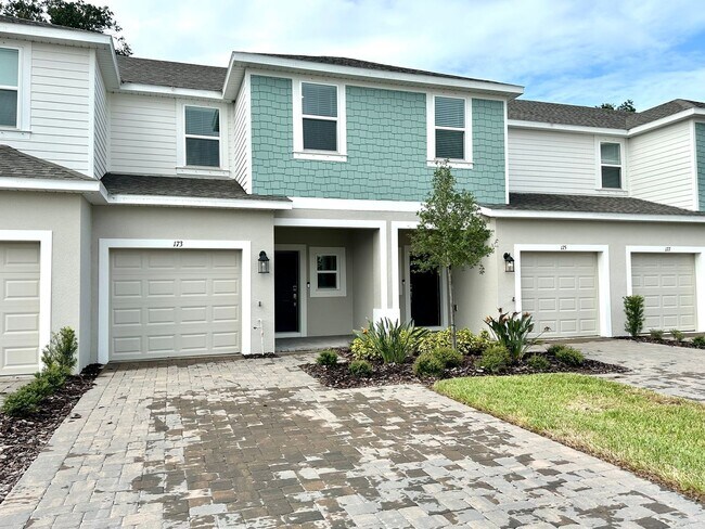 Primary Photo - Stylish 3Bedrooms 2.5Bath townhome-living ...