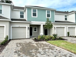 Building Photo - Stylish 3Bedrooms 2.5Bath townhome-living ...