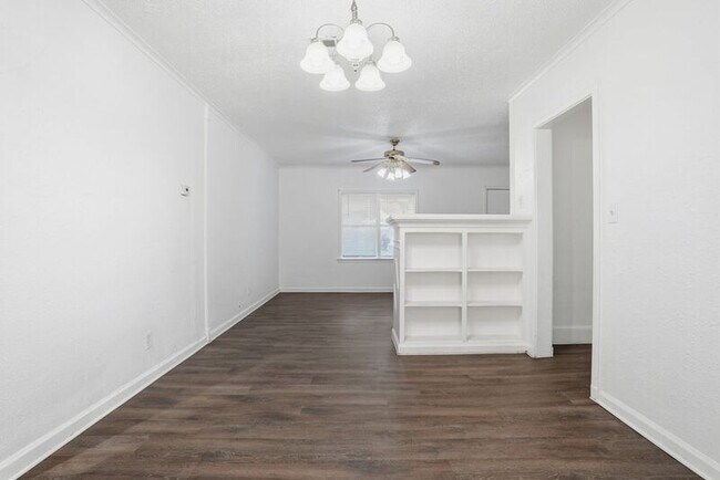 Building Photo - 1539 N Denver Ave