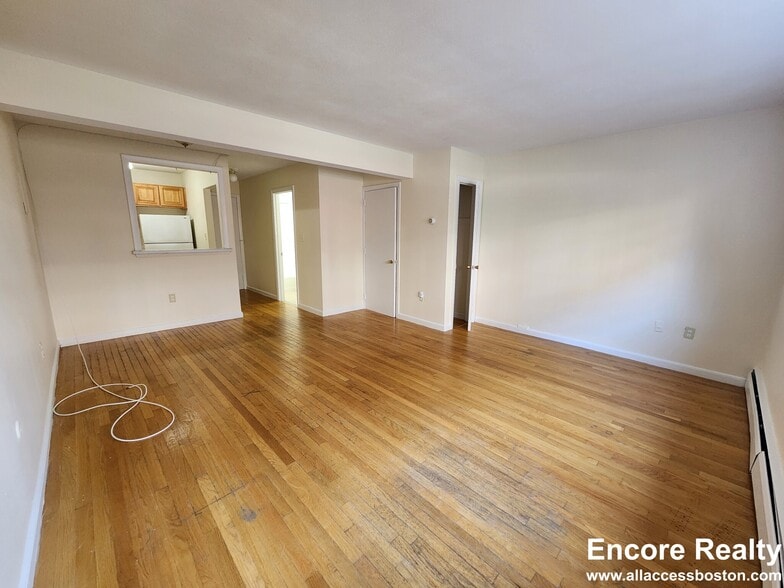 Building Photo - 34 Gardner St