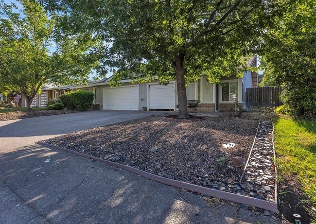 Primary Photo - Beautiful 2/2 Duplex in Citrus Heights!