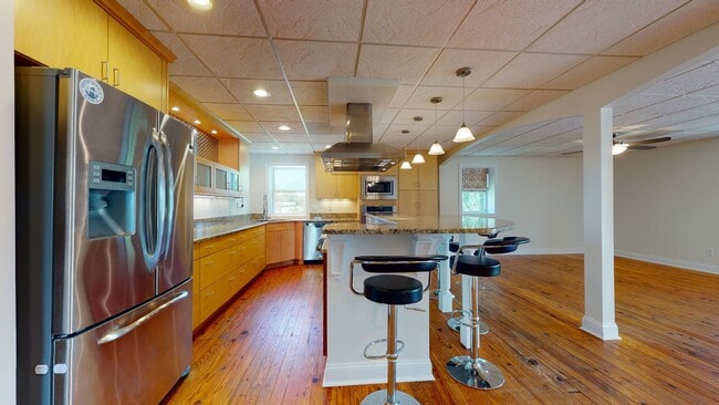 Building Photo - 236 Chatham St